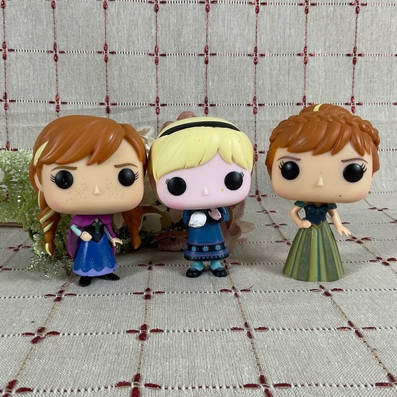 Funko Other - Funko Pop Disney Frozen #119 Coronation Anna, #116 Young Elsa & #81 Anna Bundle